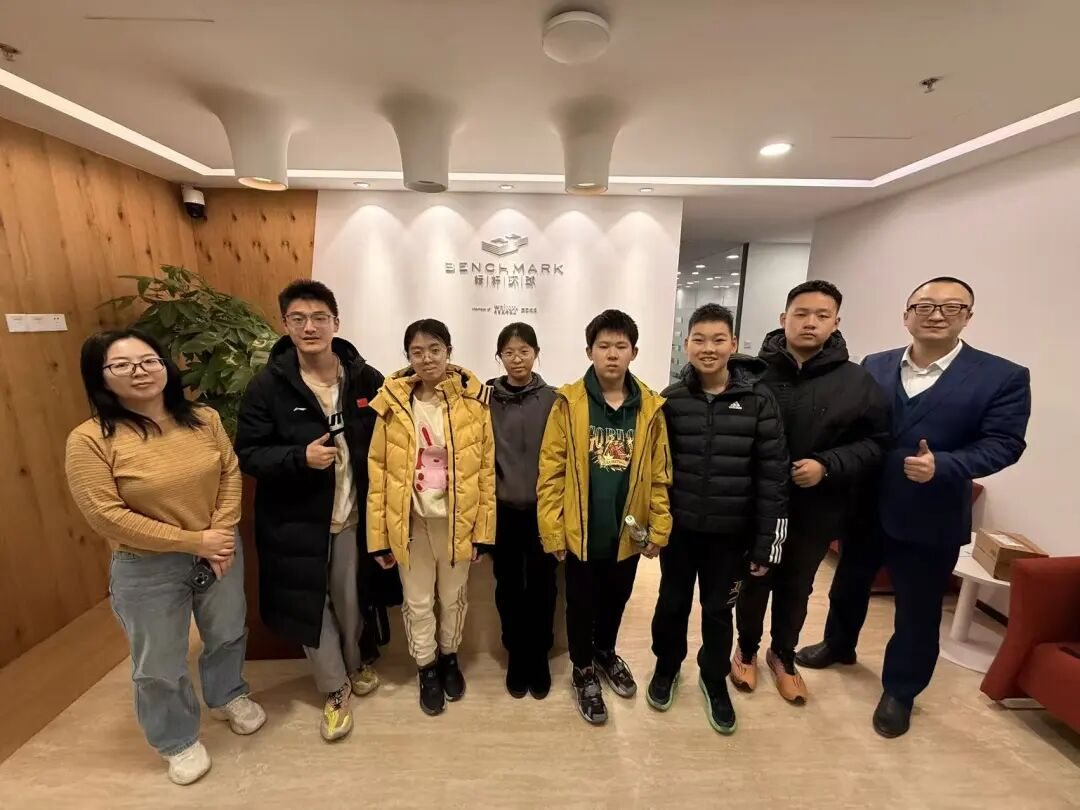 志愿者小组记录课程成果